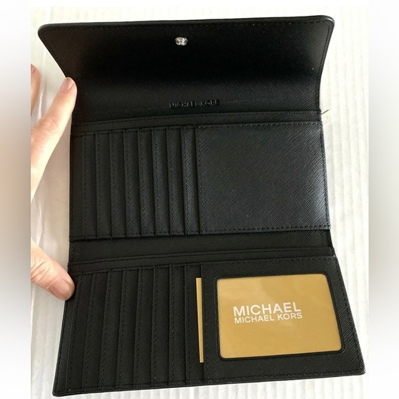 New Michael Kors Jet Set Travel Large Trifold wallet PVC Black with Silver - Picture 4 of 4